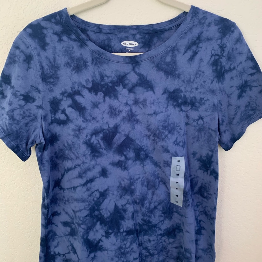 Old Navy Blue Tie-Dye Tee. Size: M. NEW WITH TAGS!